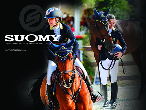 Edwina Tops Alexander indossa un casco Suomy