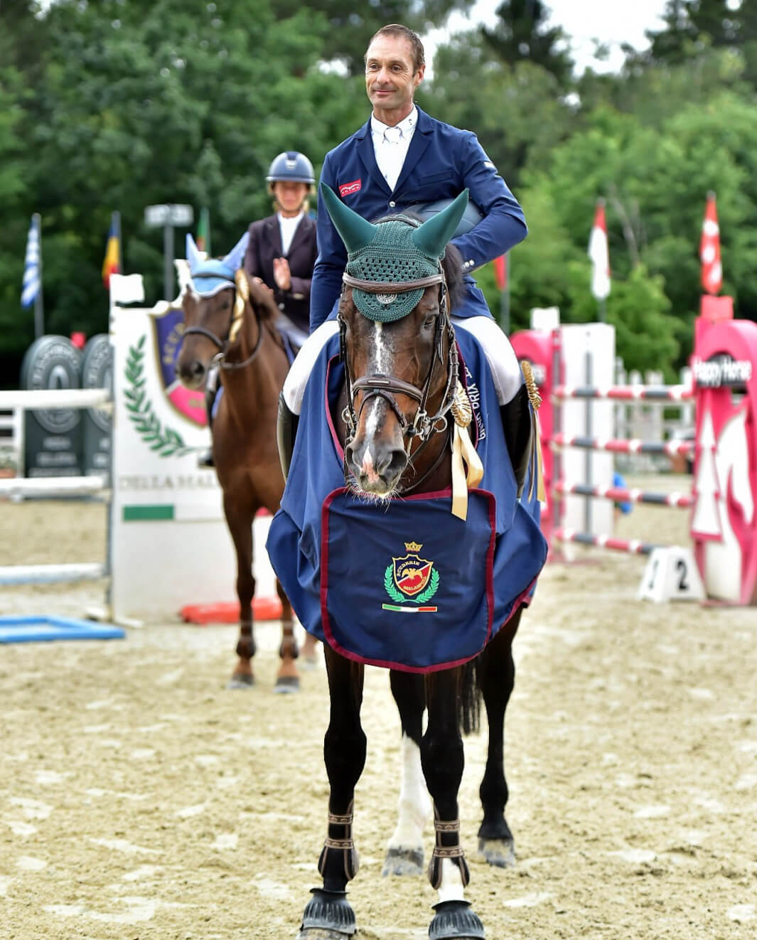Daniele Augusto da Rios sorridente in premiazione a Ornago in sella a Mojuba